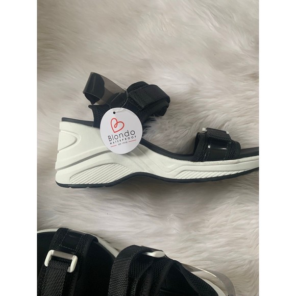 Blondo Sandals - Picture 7 of 7